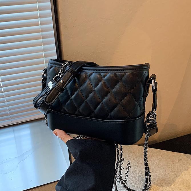 New Trend This Year's Shopping Bag Popular Quilted Free Shipping Chain Hobo Bag Versatile Stylish Small Designer Square Bag Internet Celebrity Cr