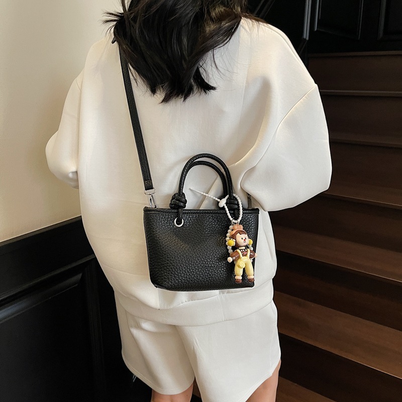 designer Early Spring Niche Handbag Women's 2025 New Fashion Handheld Small Tote Bag Versatile Commuter Crossbody Bag