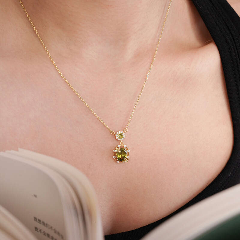Luxury jewelry designer necklace Real Gold Plated Zircon Oval Pendant Elegant Simple Clavicle Chain Light High-end Sense Necklace