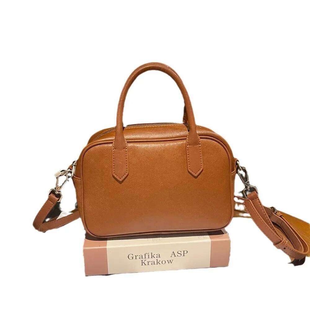 Women's Bags Designer Women's Wear Fashionable Women's Soft Cow Leather Boston Vintage Handbag Crossbody Single Shoulder Bag From China