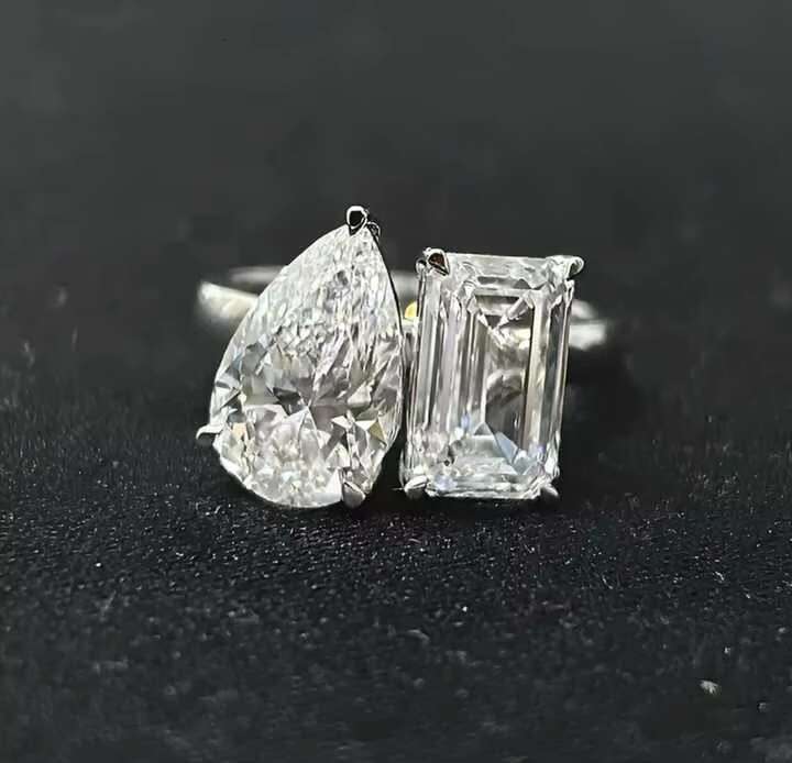 Lab Grown Diamond Wedding Toi Et Moi Ring in 14k Gold With CVD Diamonds 2 Stone Ring Emerald and Pear Cut Diamond Ring Gifts