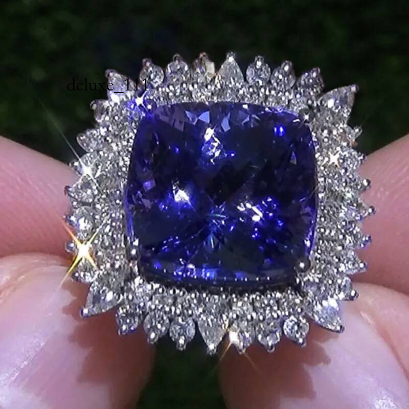 Choucong 2024 Top Sell Wedding Rings Sparkling Jewelry Sterling Sier Fill Cushion Shape Blue Sapphire CZ Dia Gemstones Party Women Bridal Ring Gift