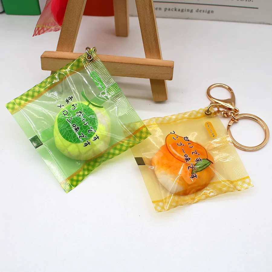 False Pineapple Bread Keychain Bag Phone Backpack Hanging Decoration Stress Relief Toy Keyring Creative Simulation Food Play W250604