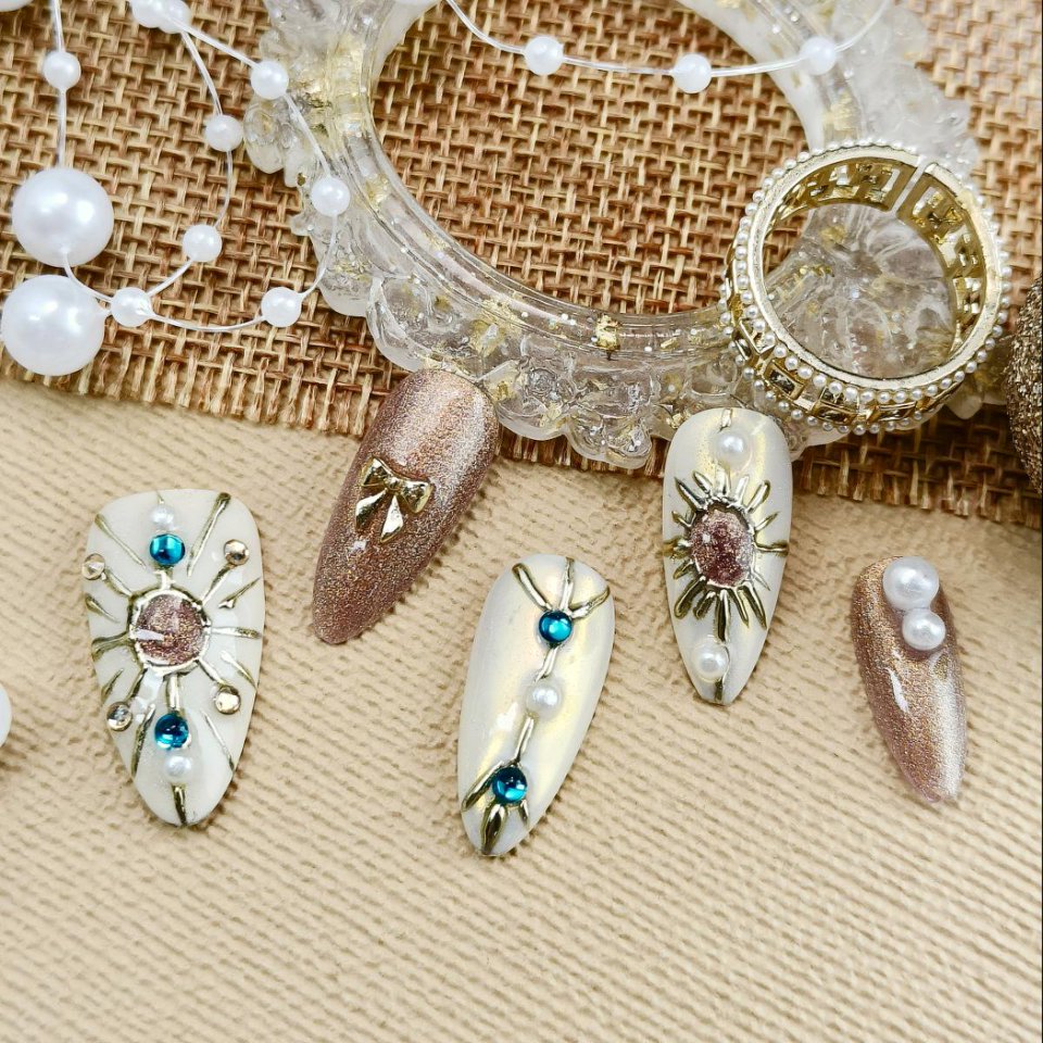 10pcs 3D Hand drawn Handmade Press-on nails Medium Almond Nails Bundle Star Moon Style 3D Sun Bow Diamond Finished nail stickers Free storage box jell