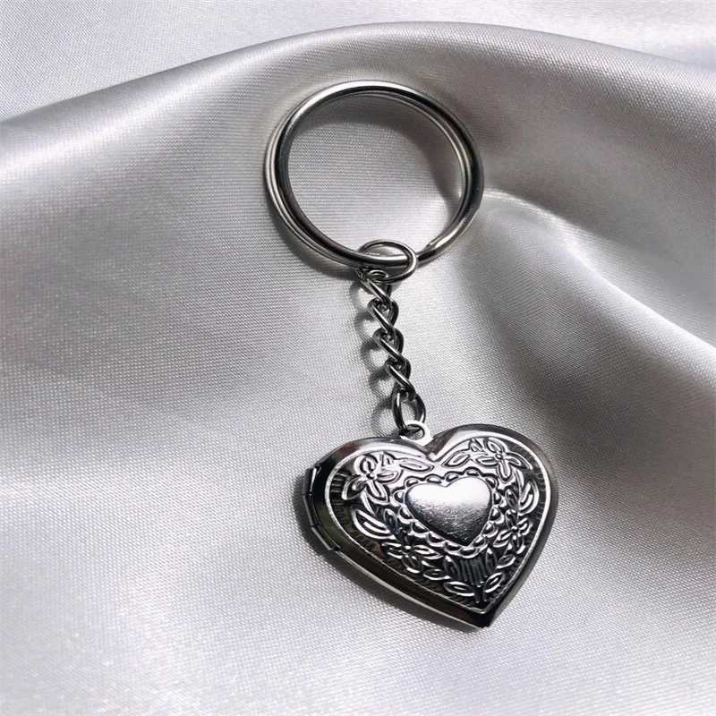 Photo Frame Heart Locket Keychains y2k Handmade Heart-Shaped Small Box Fairy Tale Keyring Gift for Her M250604