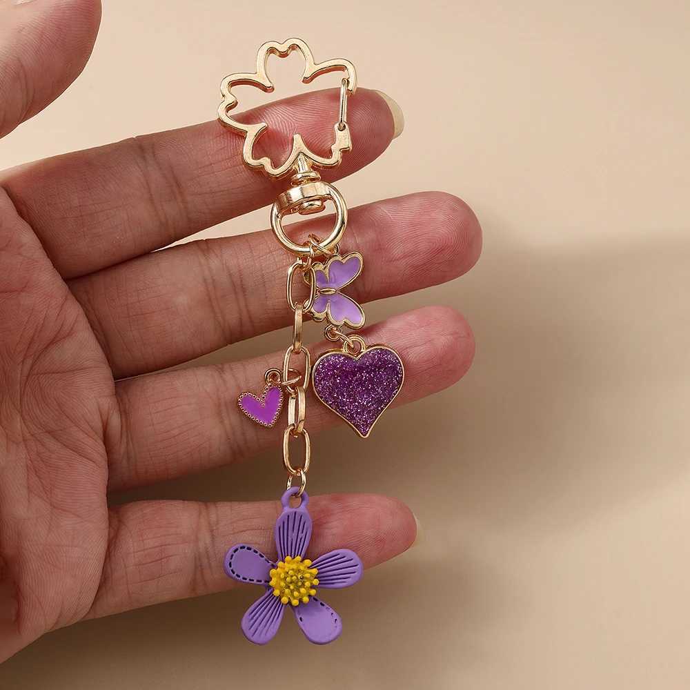 Aihua Y2K Keychain Fashion Cute Love Hearts Butterfly Flower Keychain Rings for Women Men Bag Backpack Pants Chain Jewelry Gifts W250604
