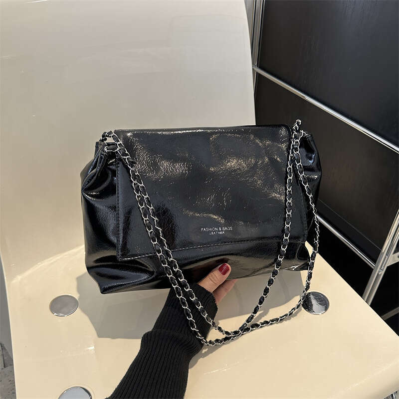 Soft Leather Large Capacity Fashion Simple Commuter Chain Shoulder for Women 2023 Early Autumn New Versatile Ins Tote Bag