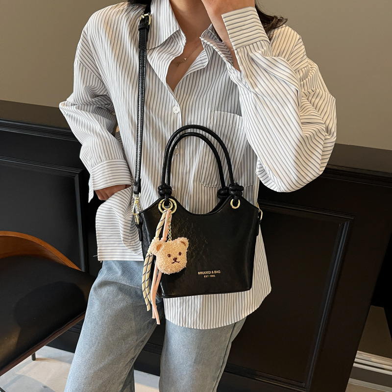designer Korean Style Fashion Simple Handheld Bucket Bag for Women 2025 Spring Summer New Trend Commuter Casual Versatile Shoulder Crossbody Bag