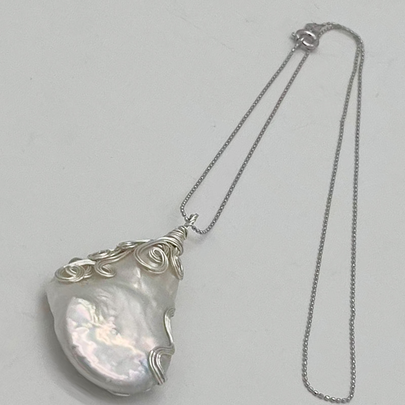 Luxurious Temperament Natural Baroque Pearls - Elegant Vintage Style Pendant Necklace