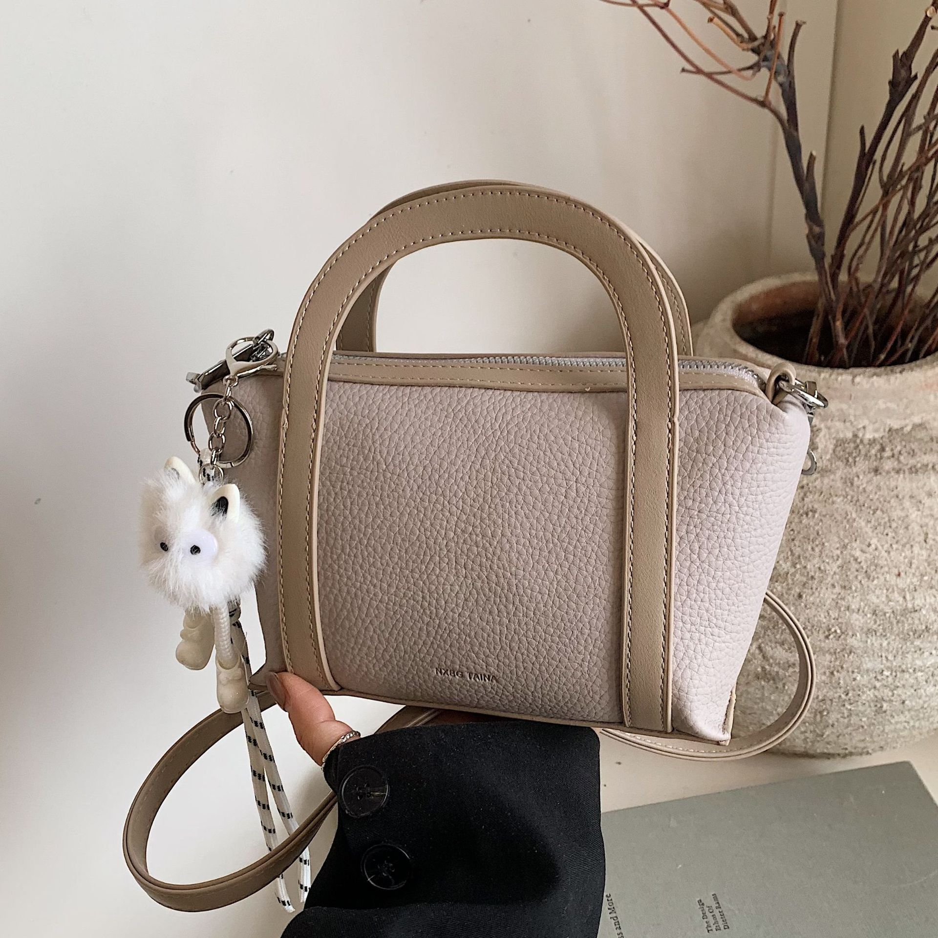 designer Lychee Pattern Fashion Handbag Women's Bag 2025 New High-Quality Texture Shoulder Bag Simple Crossbody Bucket Bag