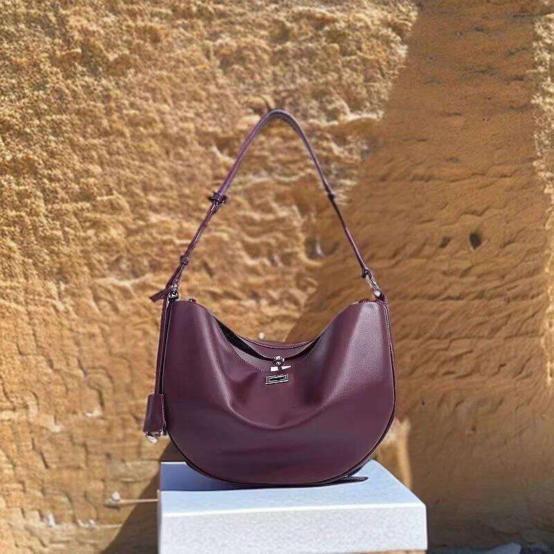 Genuine Leather Crescent Crossbody Shoulder Bag,Niche Designer Cowhide Handbag,Simple Buckle Classic Women Messenger Bag