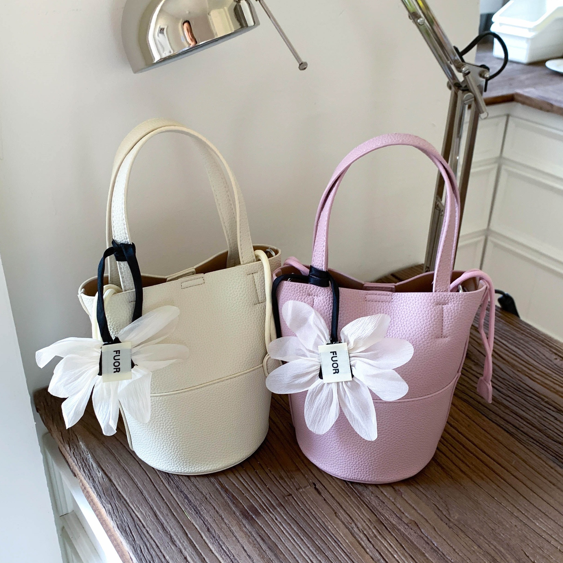 designer Minimalist Stylish Underarm Small Bag for Women 2025 New Summer High-end Niche Bucket Bag Versatile Crossbody Bag