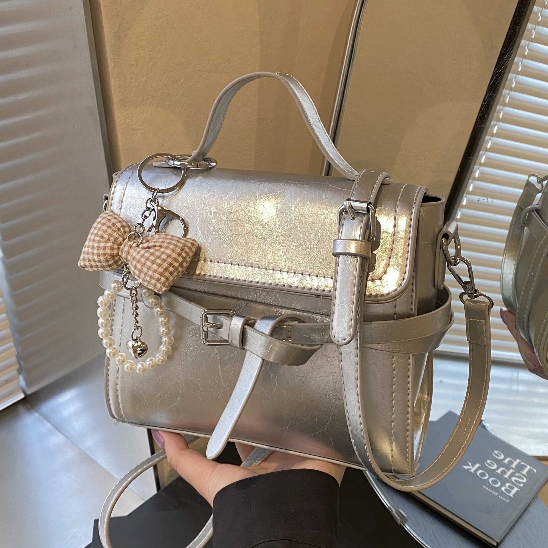 designer Handbag Women's 2025 New Trend Spring High-end Commuter Fashion Casual Small Square Bag Single Shoulder Crossbody Bag