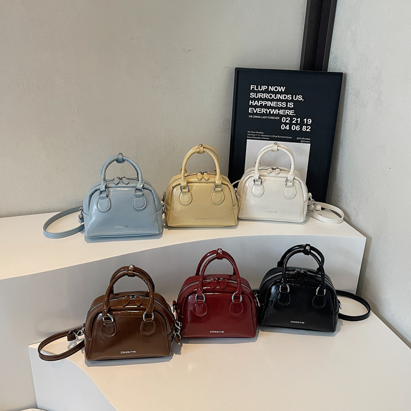 designer Korean Handheld Fashion Casual Shoulder Bag 2025 New Spring Summer Simple Versatile Crossbody Bag High-end Small Square Bag