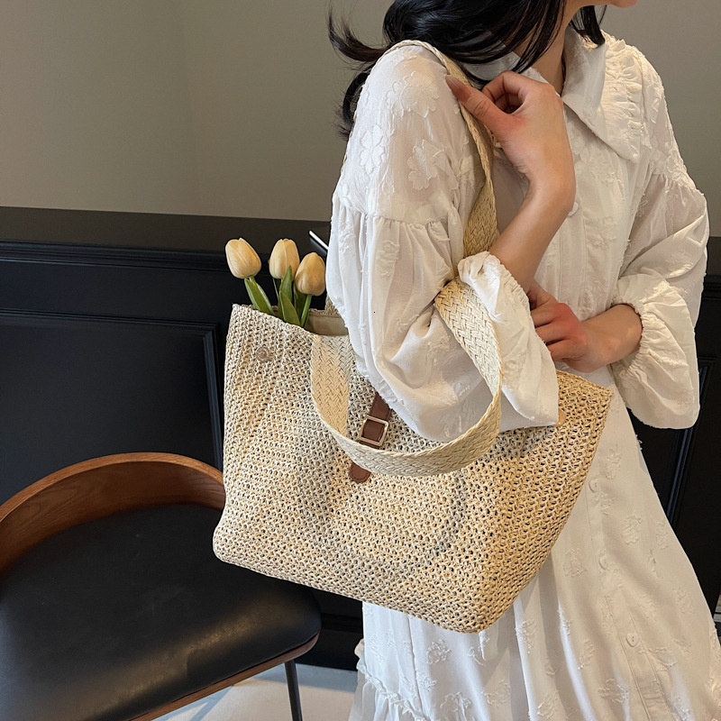 designer Niche Design Versatile Woven Bag for Women 2025 New Summer Fashion Large Capacity Commuter Straw Tote Bag