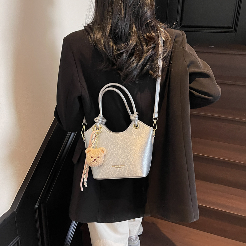 designer Korean Style Fashion Simple Handheld Bucket Bag for Women 2025 Spring Summer New Trend Commuter Casual Versatile Shoulder Crossbody Bag