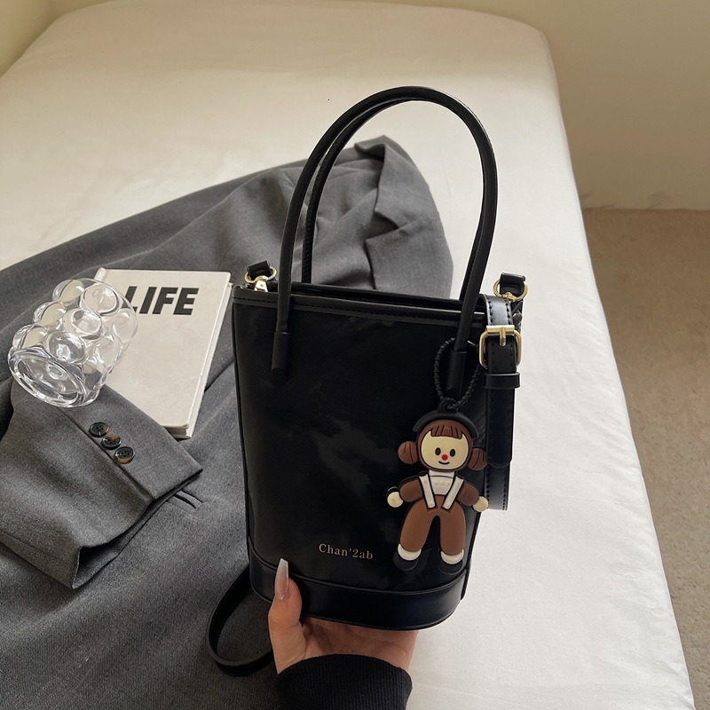 designer Trendy Fashion Handbag for Women 2025 New High-End Shoulder Bucket Bag Casual Crossbody Bag