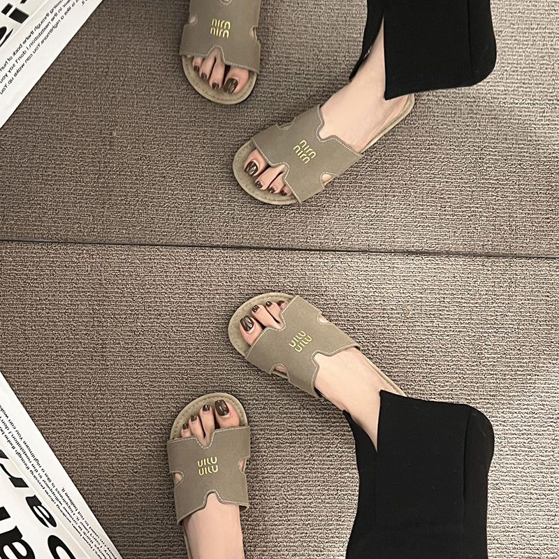 Fashion Letter Print Slippers 2025 Designer New Free Shipping Flat casual sandals Holiday beach slippers