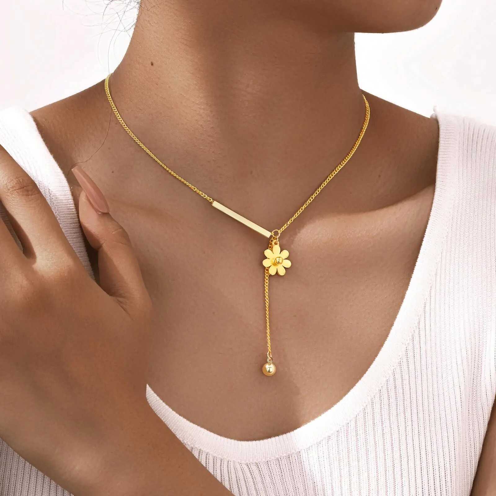 Stainless Steel Jewelry Elegant Little Daisy Flower Tassel Pendant Necklace For Party Women Mom Girlfriend Valentines Day Gift XJ250604