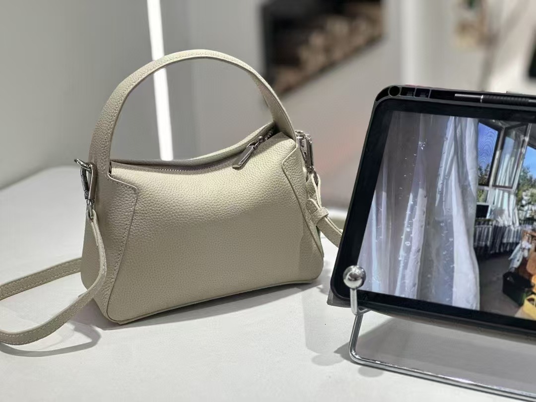 New Fashion Shoulder Slant Small Square Bag, Genuine Leather Women's Bag, niche designer Dumpling Bag, Women's Shoulder Bag