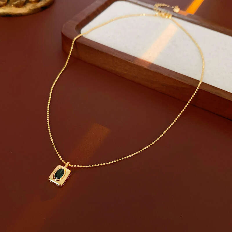 Luxury jewelry designer necklace ethnic handicrafts New Chinese Malachite Freshwater Pearl Exquisite Ethnic Style Beaded Collarbone Chain Unique Neckl