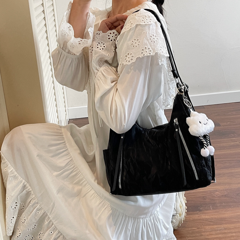 designer Minimalist Tote Bag for Women Large Capacity 2025 New High-end Handheld Commuter Bag Simple Casual Multi-pocket Backpack