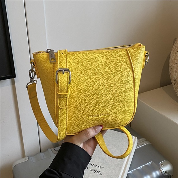 designer 2025 New High-Quality Texture Korean Style Simple Casual Bucket Bag for Women Fashionable Texture Commuter Shoulder Crossbody Bag for Women