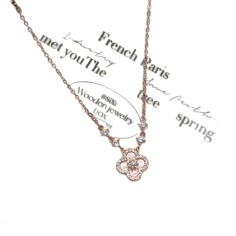 Luxury jewelry designer Clover necklace Plated Zircon Rhombus Mother-of-Pearl Ins Niche Versatile Clavicle Chain Fashion High-End Sense Necklace for W