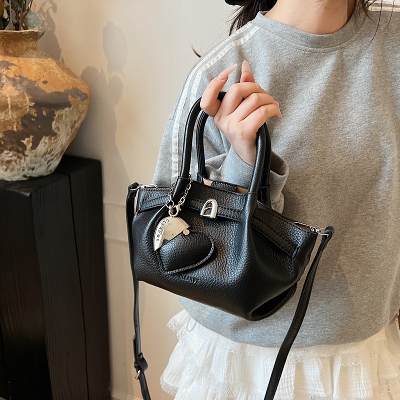 designer High-end Commuter Casual Soft Leather Tote Bag for Women 2025 New Niche Versatile Shoulder Crossbody Bag