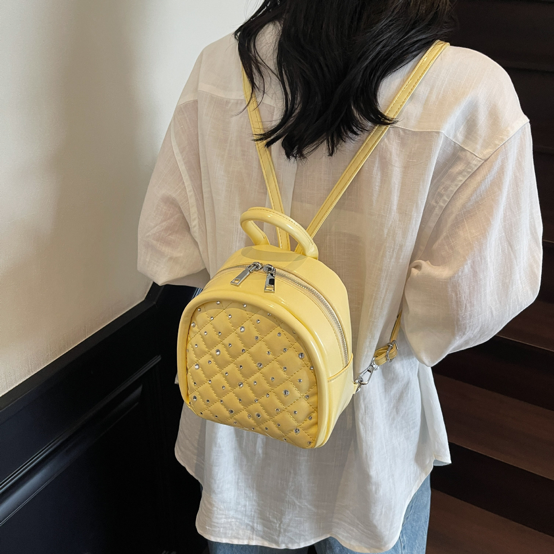 designer High-End Niche Quilted Diamond-Studded Double-Shoulder Small Bag for Women 2025 New Fashion Versatile Backpack Handbag
