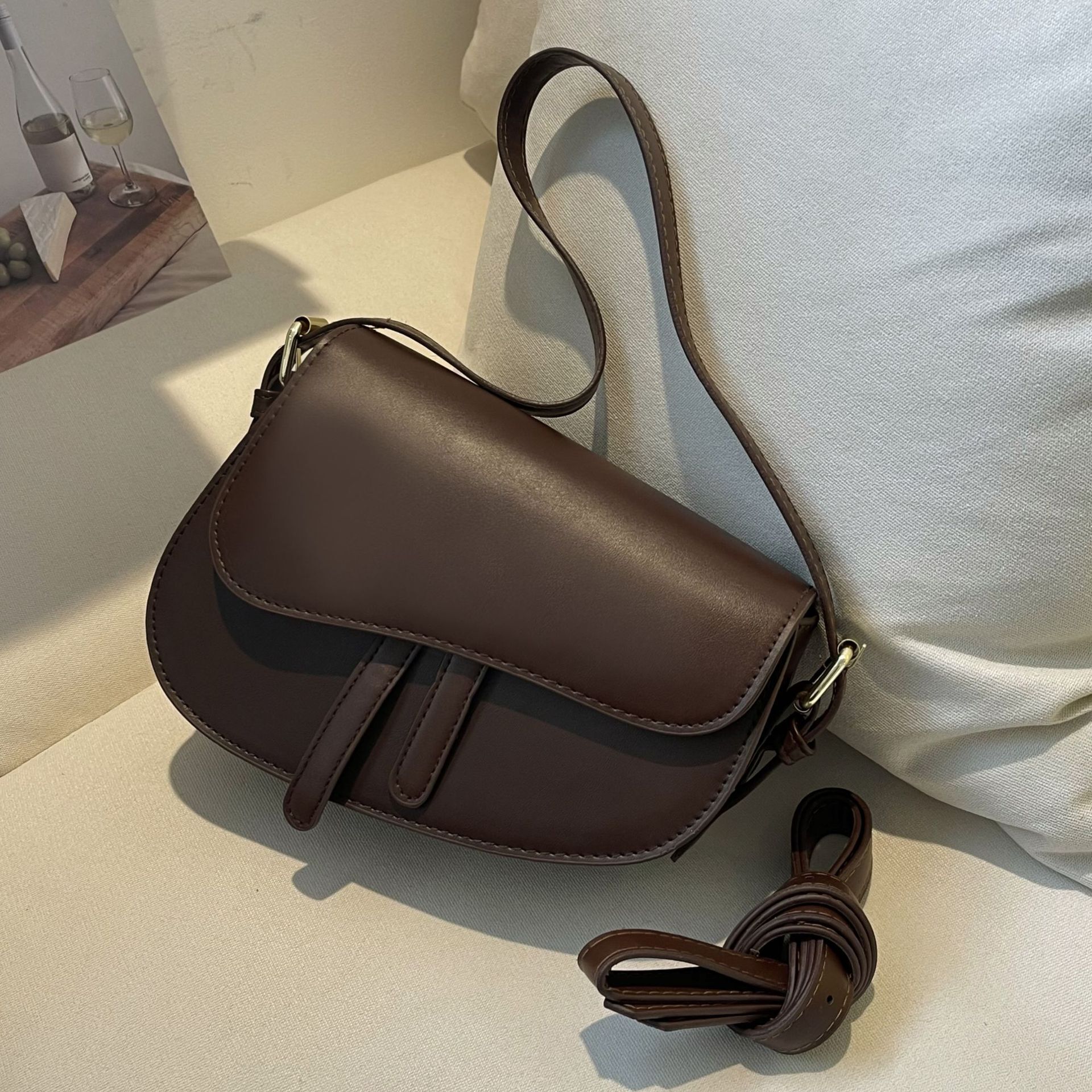 Top Brand High Quality New Style High-Quality Bag 2025 New Women's Bag Trend Popular Crossbody Bag Shoulder Underarm Saddle Bag New Free Delivery