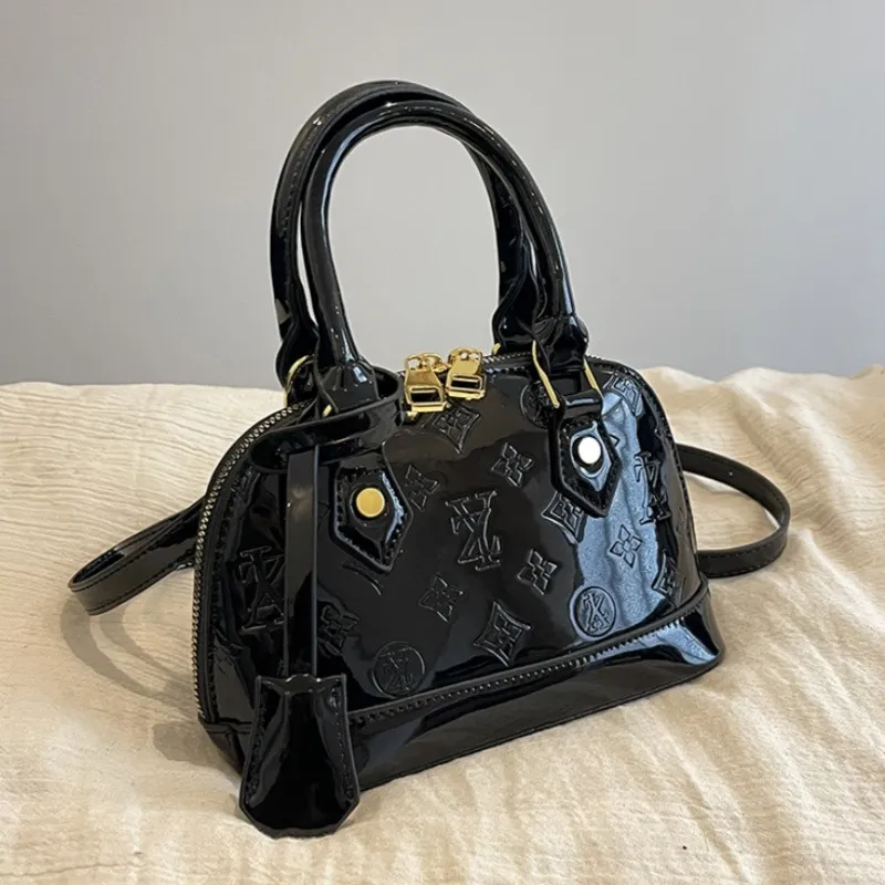 Shoulder Bag Crossbody Purse Designer 2025 new shoulder crossbody bag handbag with high end texture personality and fashion