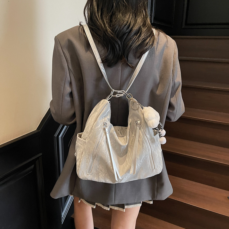 designer Minimalist Tote Bag for Women Large Capacity 2025 New High-end Handheld Commuter Bag Simple Casual Multi-pocket Backpack