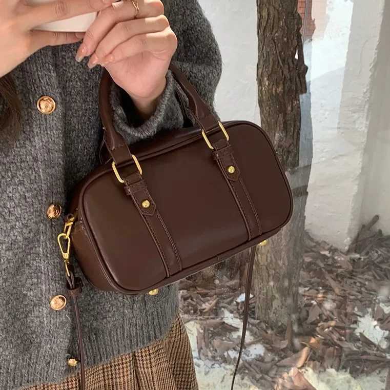 2024 Spring Summer New Trendy Korean Style Courier Age Ball Bag Niche Design Maillard Vintage Commuting Single Shoulder Bag XJ250604
