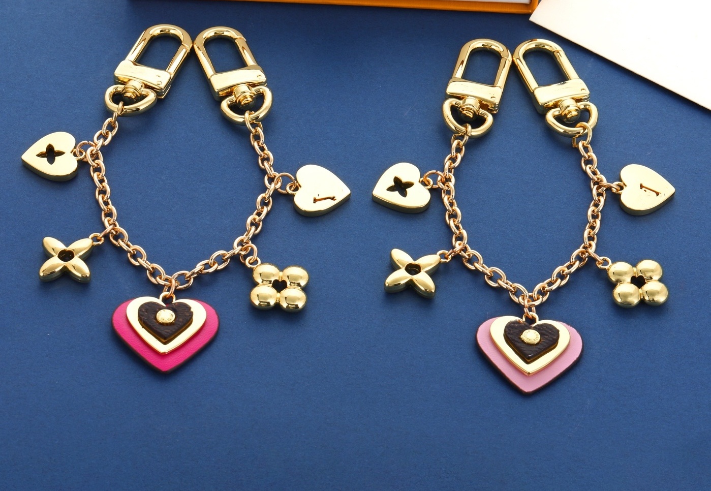 designer keychain bagchain women Letters keychain wallet llavero two colors Buckle jewelry Keyring heart chain stone Keychains bag chain Lanyards