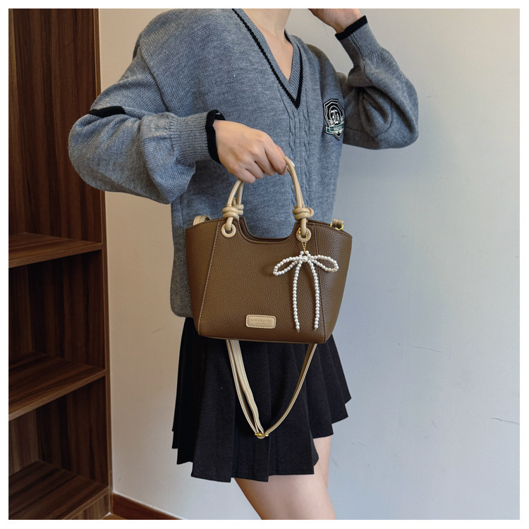 designer Women's Trendy Fashion Large Capacity Tote Bag 2025 New Casual Handbag Korean Style Shoulder Bag