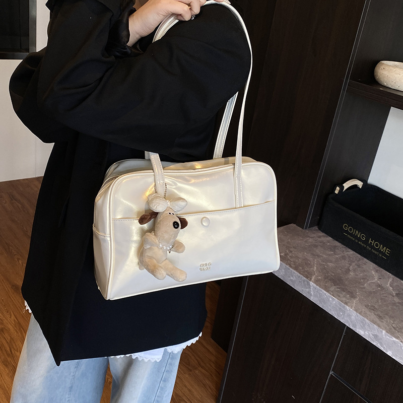 designer Large Capacity Bowling Bag for Women 2025 New Summer Fresh Style Shoulder Bag for Work and Commute Tote Bag