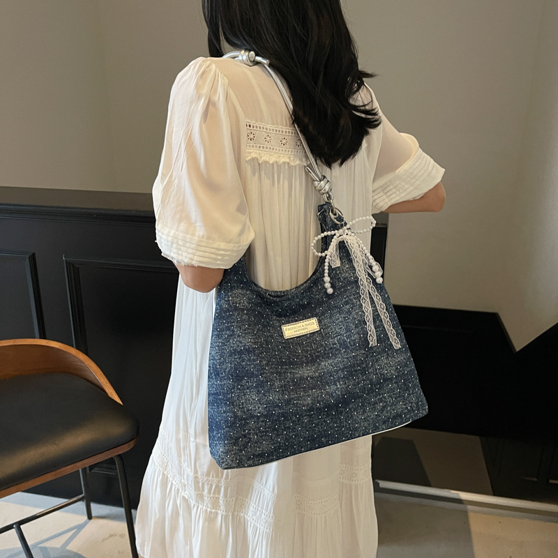 designer Large Capacity Bag for Women 2025 New Pearl Chain Denim Shoulder Bag for College Students Class Commuting Tote Bag