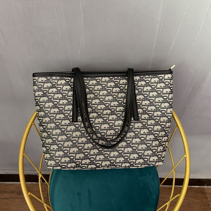 Saddle Bags Designer Bags Shoulder Bags Crossbody Bags Luxury Handbags Handbags Ladies Fashion Canvas Crossbody Black Saddle Bags Designer Bags 2025
