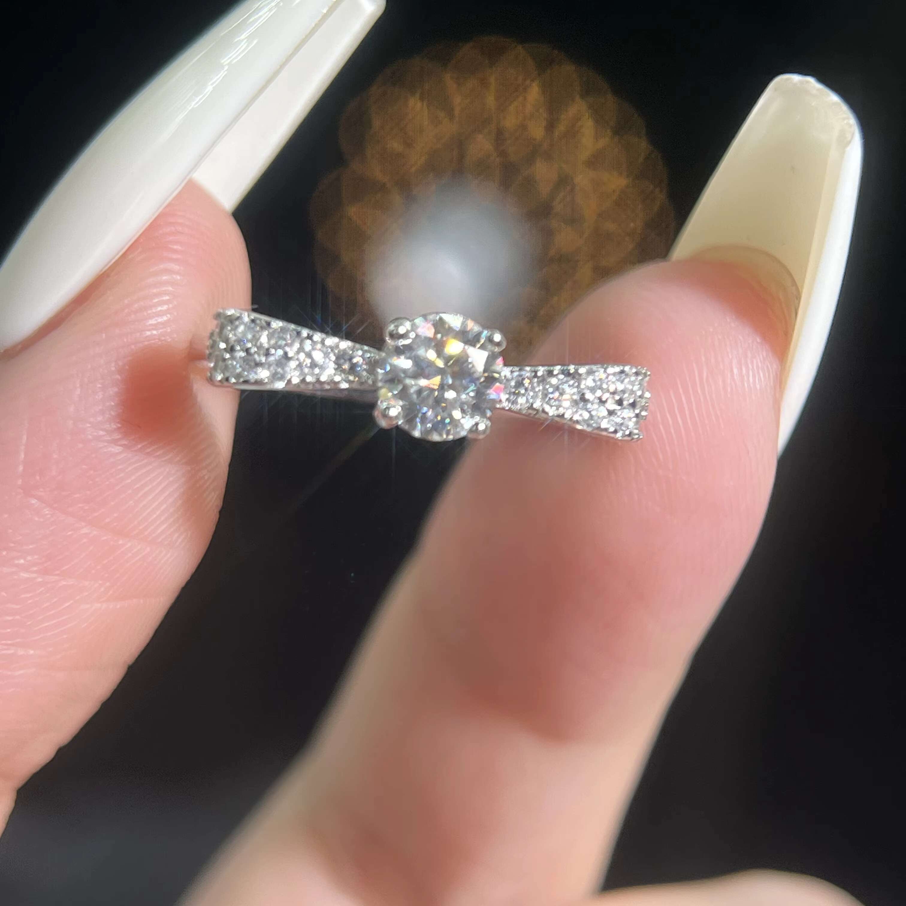 Fine Jewelry VVS 0.5ct Lovely Bowknot Diamond Moisssanite White Gold Plated s925 Sterling Silver Engagement Ring for Women Lady
