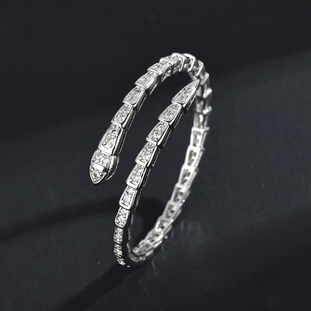 Exquisitely Crafted All - Over Diamond Snake Bone Bracelet for Women - European and American Style, Bold, Statement - Making, with High - End Aestheti