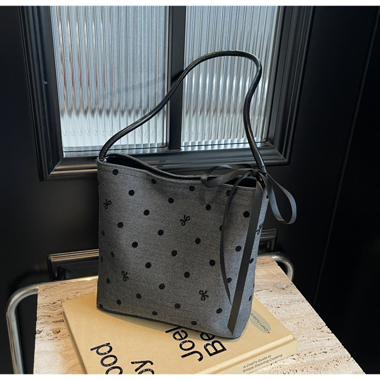 Bow Polka polka dot shoulder bag, large capacity, fashionable, multifunctional commuting handbag, designer shoulder bag