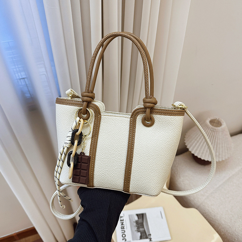 designer Guqian Trendy Tote Bag 2025 Spring New Simple Stylish Underarm Bag Shoulder Bag Versatile Shoulder Bag Socialite