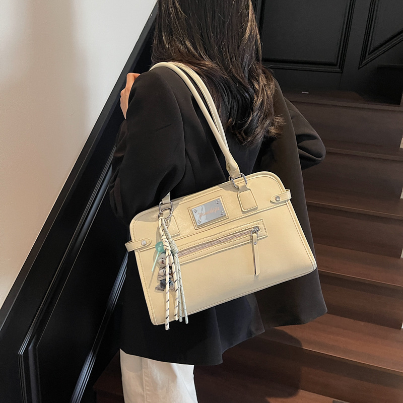 designer Vintage Trend Large Capacity Underarm Bag for Women 2025 New High-end Shoulder Bag Simple Stylish Commuter Crossbody Bag