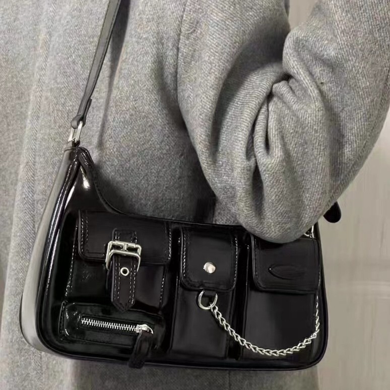 Fashion girl s fashion new niche design Hong Kong style chain shoulder and armpit bag women s handbag fashion designer women s fashion shoulder bag