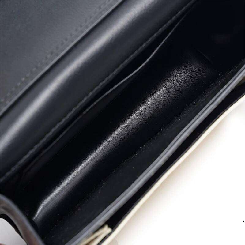 CH Crossbody Letter Printing Design Elegant Fashion Light Brand Women's Niche Trend Chain Buckle Bag