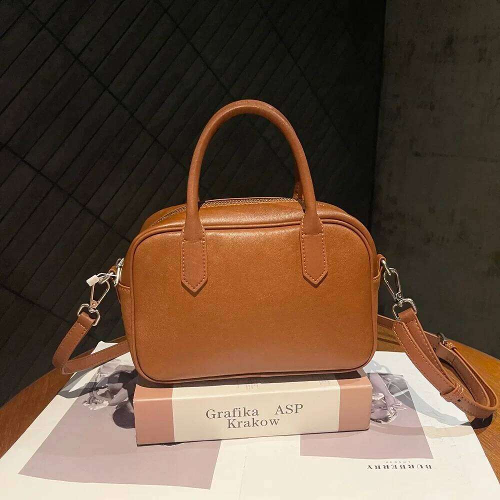 Women's Bags Designer Women's Wear Fashionable Women's Soft Cow Leather Boston Vintage Handbag Crossbody Single Shoulder Bag From China