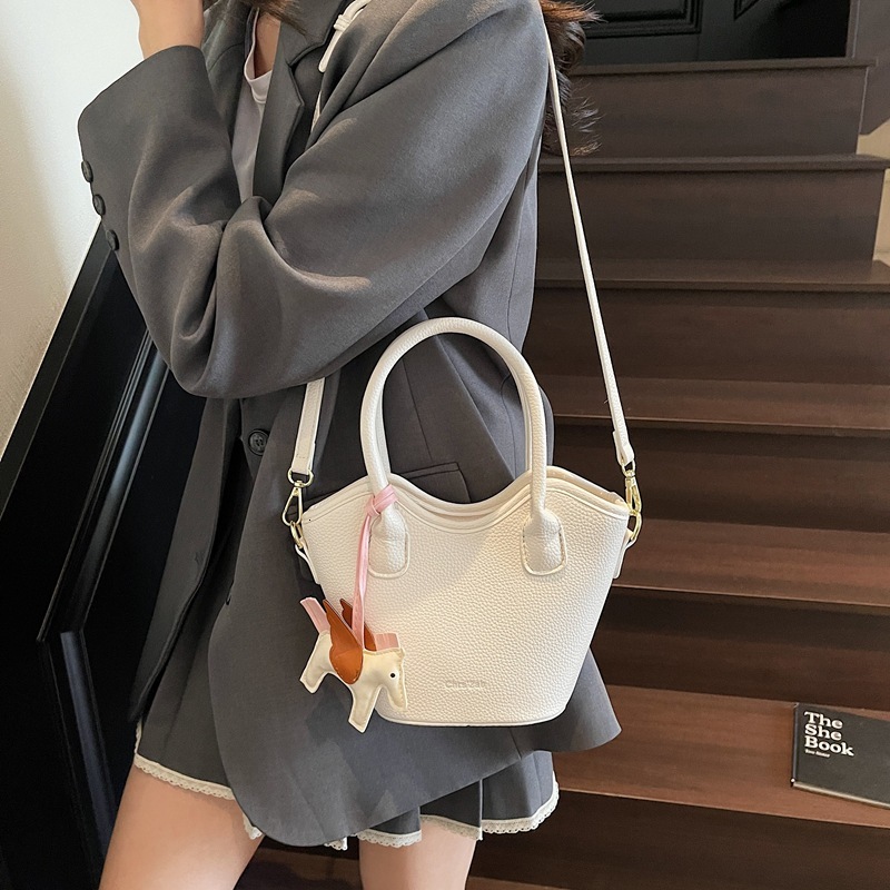 designer Handheld Lychee Texture High-End Bucket Bag for Women 2025 Summer New Korean Fashion Single Shoulder Bag Simple Small Bag
