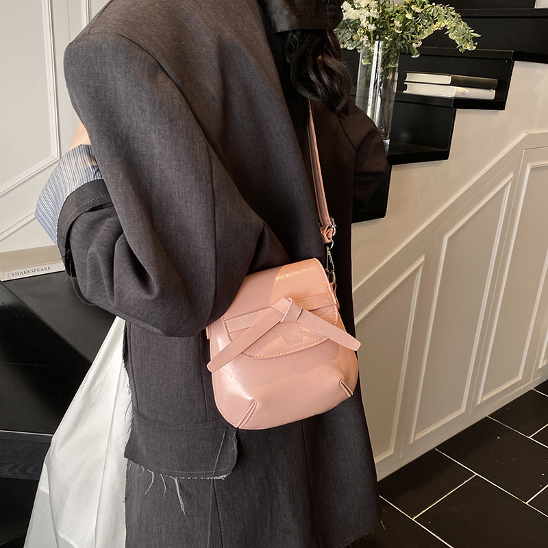 designer High-end Handheld Small Square Bag 2025 New Spring Trend Niche Fashion Simple Shoulder Bag Trendy Crossbody Phone Bag