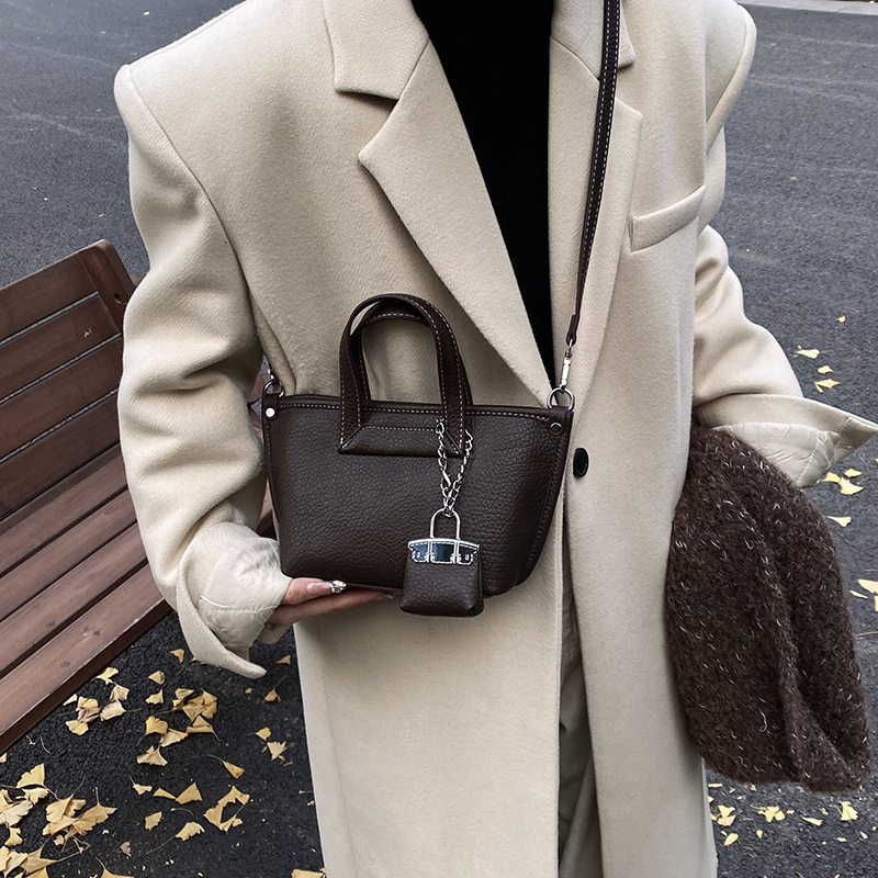 designer Vintage Handbag for Women 2025 Spring New Trendy Bucket Bag Fashion Casual Trendy Shoulder Tote Bag